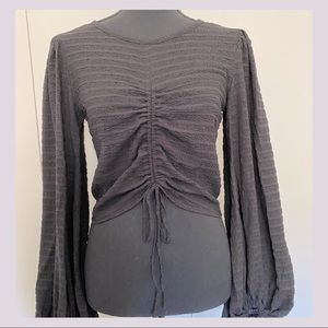 NEW WITH TAGS CROPPED OVERSIZED BLOUSE WITH RUCHED DETAIL SIZE: L